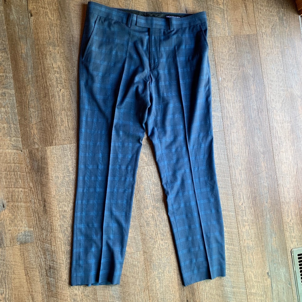 Nick Graham Men’s 34 x 30 Blue checkered Dress Slacks